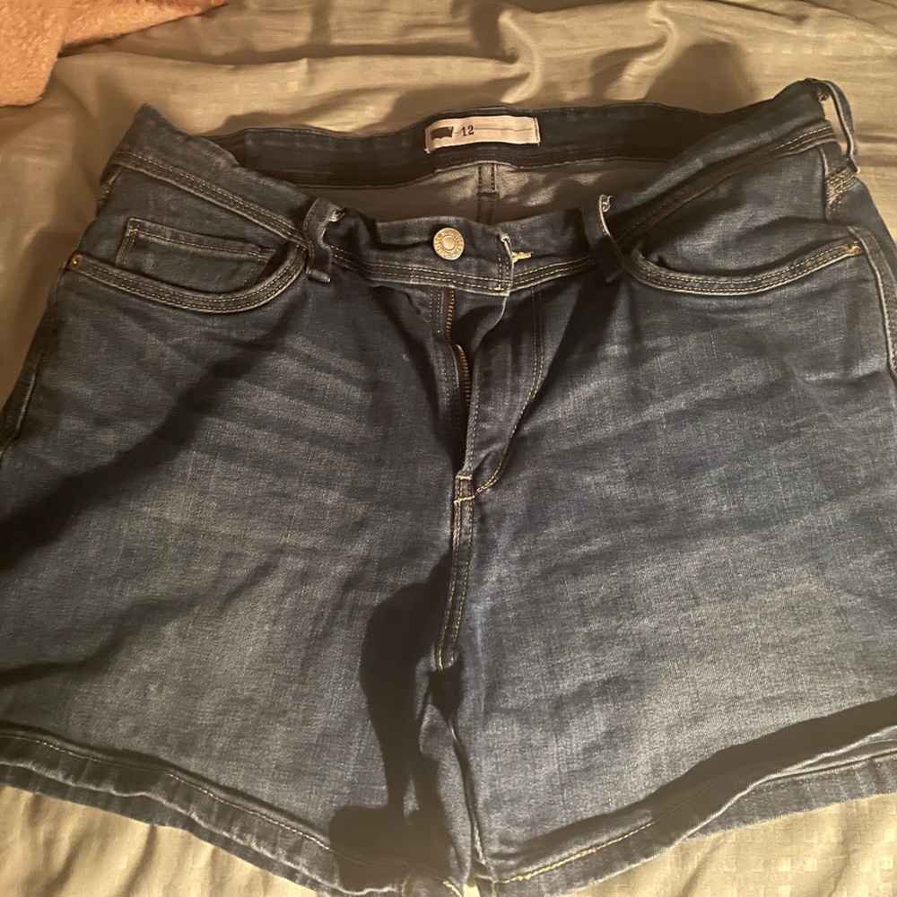 Levi's Classic Blue Denim Jeans